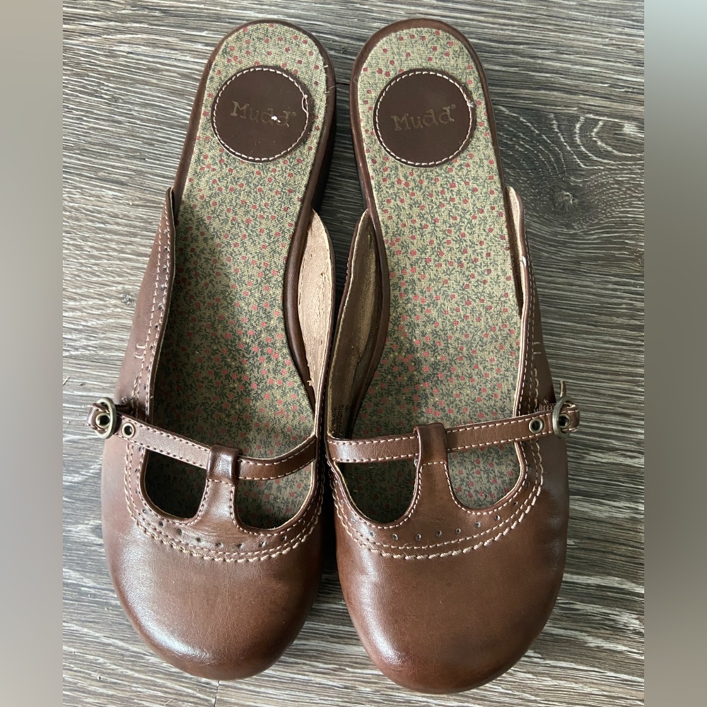 Women’s Mudd Gordon Slip On Flats Size 10